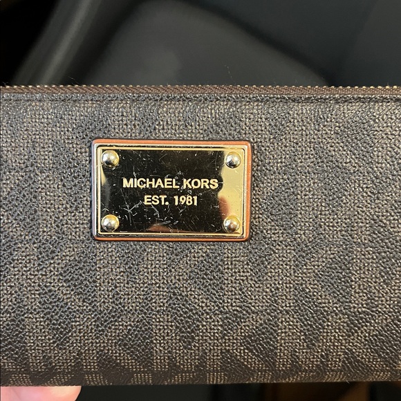Michael Kors Dark Brown Wallet / Wristlet - Picture 2 of 9